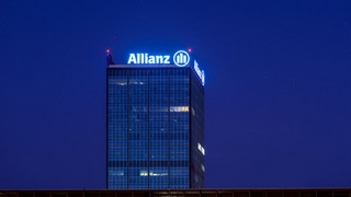 Die Experten der UBS werfen einen Blick auf die Allianz Aktie. Bild und Copyright: AR Pictures / shutterstock.com