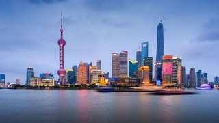 Insbesondere der seit einigen Jahren in China kriselnde Immobilienmarkt ist nach dem Heißlaufen zuvor sicherlich ein Risikofaktor. Bild und Copyright: Sean Pavone / shutterstock.com.