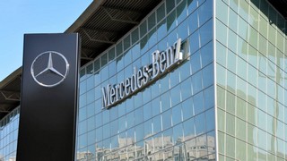 Chartanalyse zur Mercedes-Benz Group Aktie. Bild und Copyright: nitpicker / shutterstock.com.