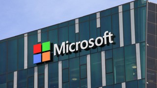 Chartanalyse zur Microsoft-Aktie, die zuletzt spürbar konsolidiert hat. Bild und Copyright: StockStudio / shutterstock.com.