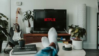Ein überraschend hoher Kundenzustrom spiegelt sich nicht wie erhofft in der Bilanz Netflix wider. Bild und Copyright: Bogdan Glisik / shutterstock.com.