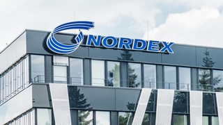 Der Windenergie-Anlagenbauer Nordex hat am Montag erste Zahlen für das Jahr 2019 vorgelegt. Bild und Copyright: Lukassek / shutterstock.com.