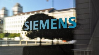 Chartanalyse der UBS zur Siemens Aktie. Bild und Copyright: Juergen_Wallstabe / shutterstock.com.