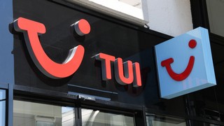 Ein starker Wochenauftakt der TUI Aktie kann nicht darüber hinweg täuschen, dass die charttechnische Lage weiter potenziell gefährlich ist. Bild und Copyright: nitpicker / shutterstock.com.