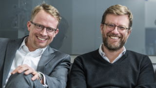 Die beiden creditshelf-Manager Tim Thabe (CEO) und Fabian Brügmann (CFO) im Interview mit der 4investors-Redaktion. Bild und Copyright: creditshelf.