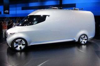 Daimlers Entwurf vom Van der Zukunft enthält unter anderem eine Vollautomatisierung, Drohnen und Roboter. Bild und Copyright: Johannes Stoffels, www.4investors.de.