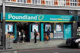 Steinhoff, im Bild ein Londoner Shop der Konzerntochter Poundland, wird am Donnerstag Zahlen für das abgelaufene Quartal vorlegen. An der Börse spekuliert man schon jetzt. Bild und Copyright: Michael Barck / www.4investors.de.