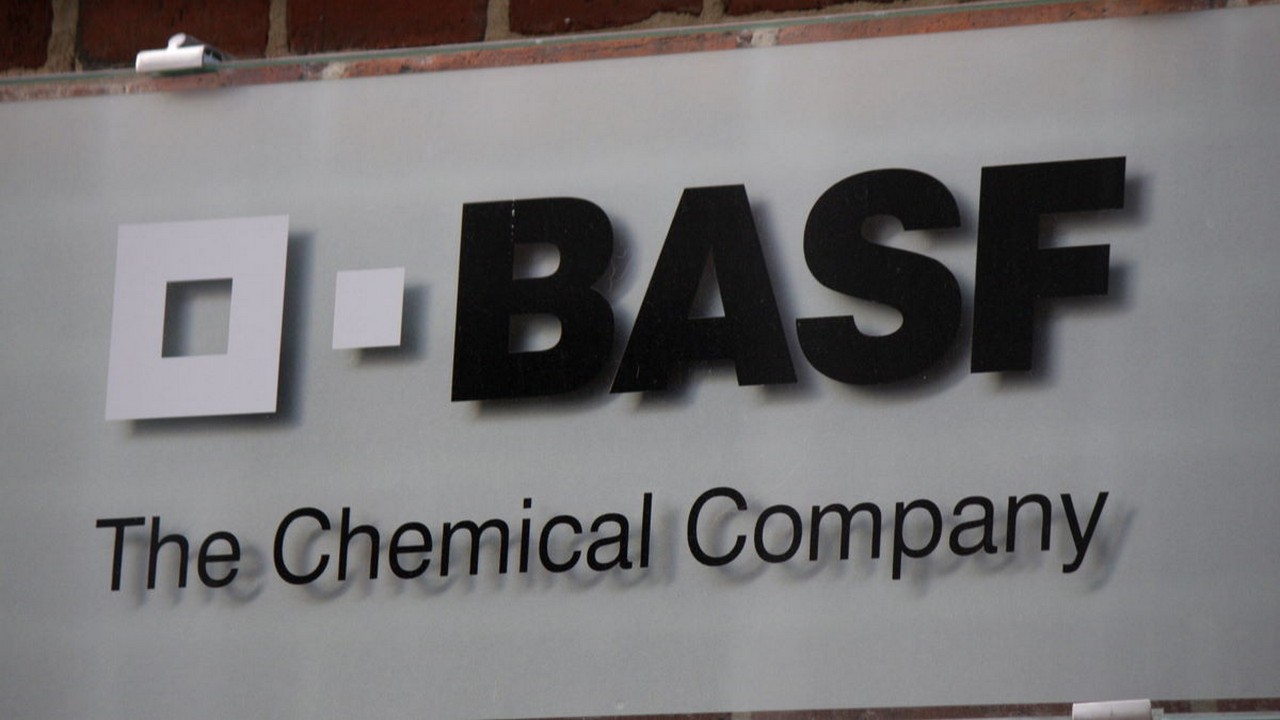 Bei der BASF Aktie könnten sich interessante Tradingchancen ergeben. Bild und Copyright: 360b / shutterstock.com