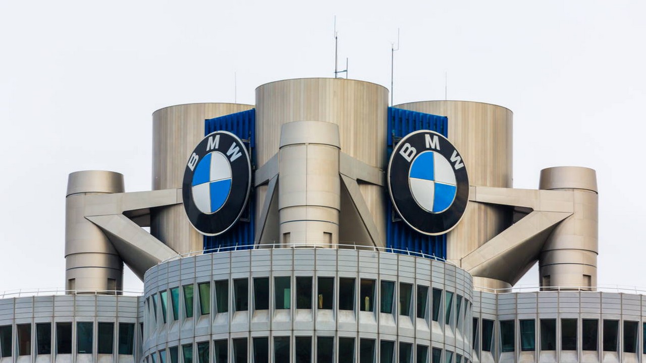 Chartanalyse der UBS zur BMW-Aktie. Bild und Copyright: Chris Redan / shutterstock.com.