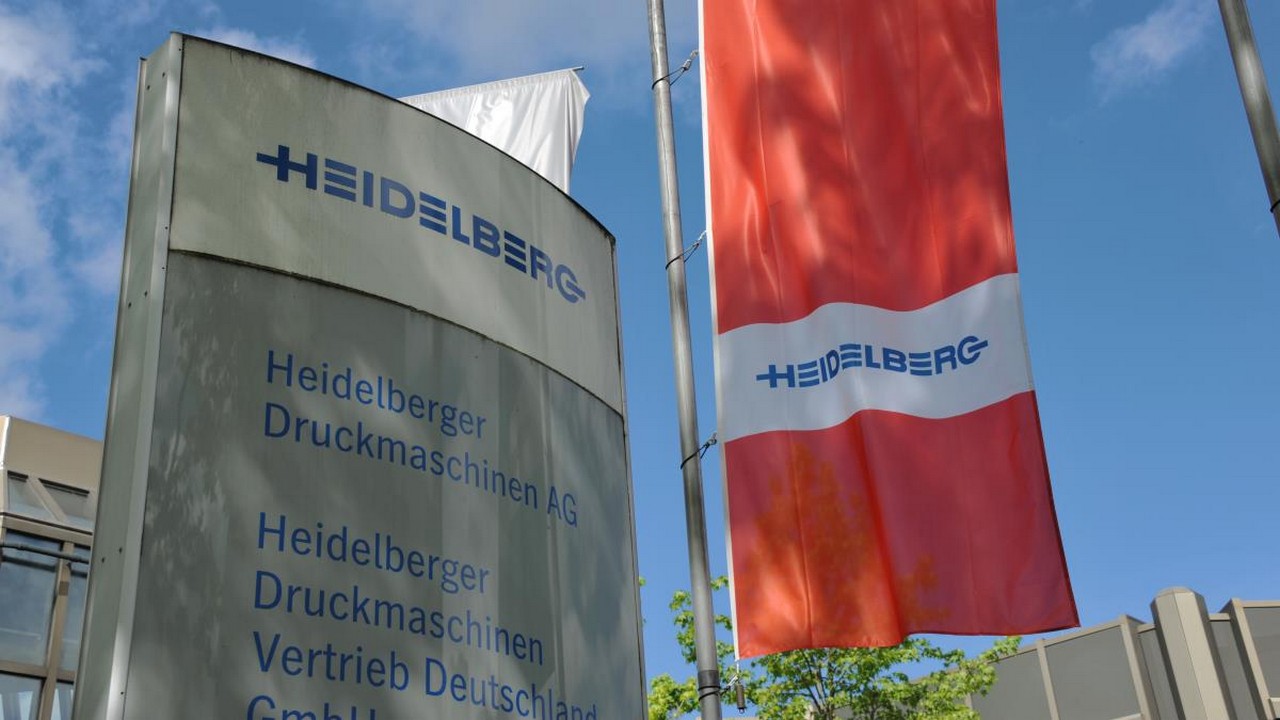 Für 2022/2023 stellt Heidelberger Druck einen Umsatz von 2,3 Milliarden Euro in Aussicht. Bild und Copyright: nitpicker / shutterstock.com.