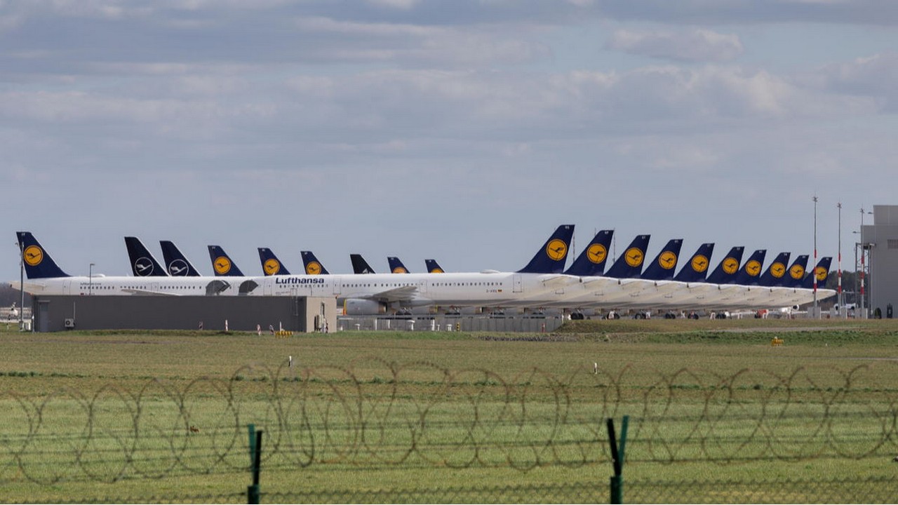 Steigen die Chancen der Lufthansa Aktie auf eine Trendwende? Charttechnisch ist dies nicht unmöglich, aber hierzu müsste auch der Verlauf der zweiten Corona-Welle „mitspielen”. Bild und Copyright: Sven Geissler / shutterstock.com.