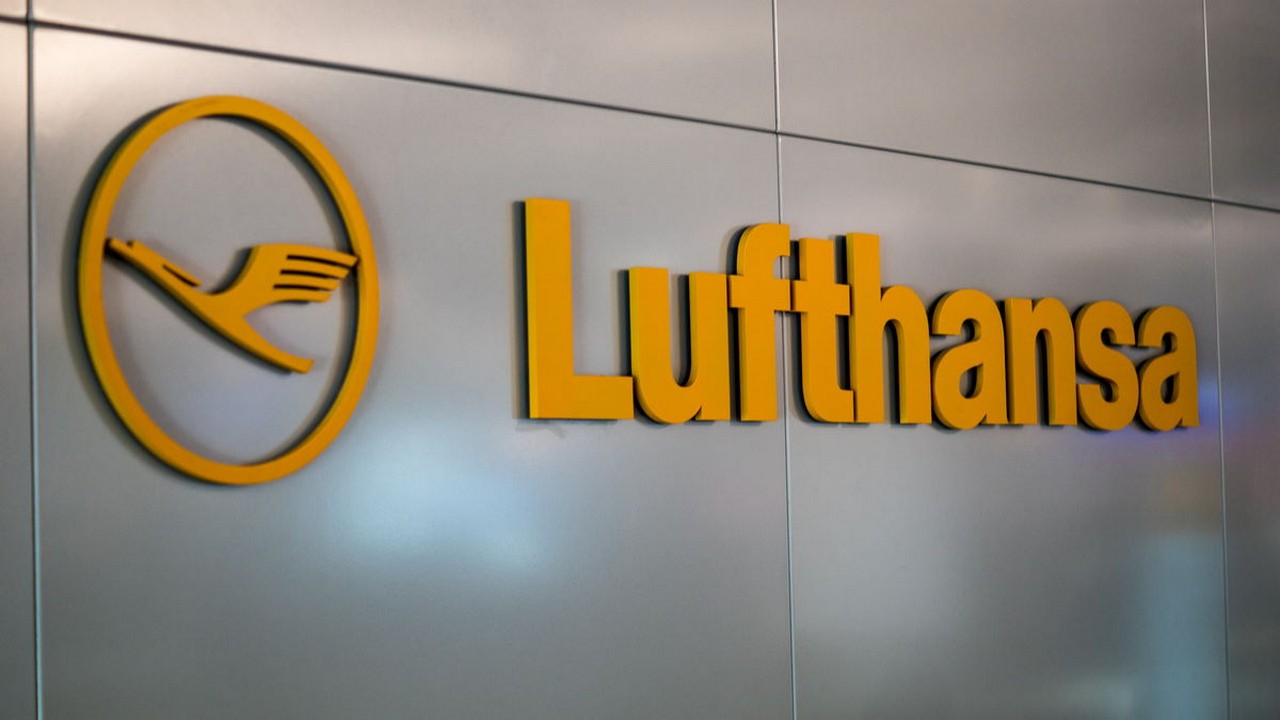 Chartanalyse zur Aktie der Lufthansa, bei der sich das Bild verschlechtert hat. Bild und Copyright: Uskarp / shutterstock.com.