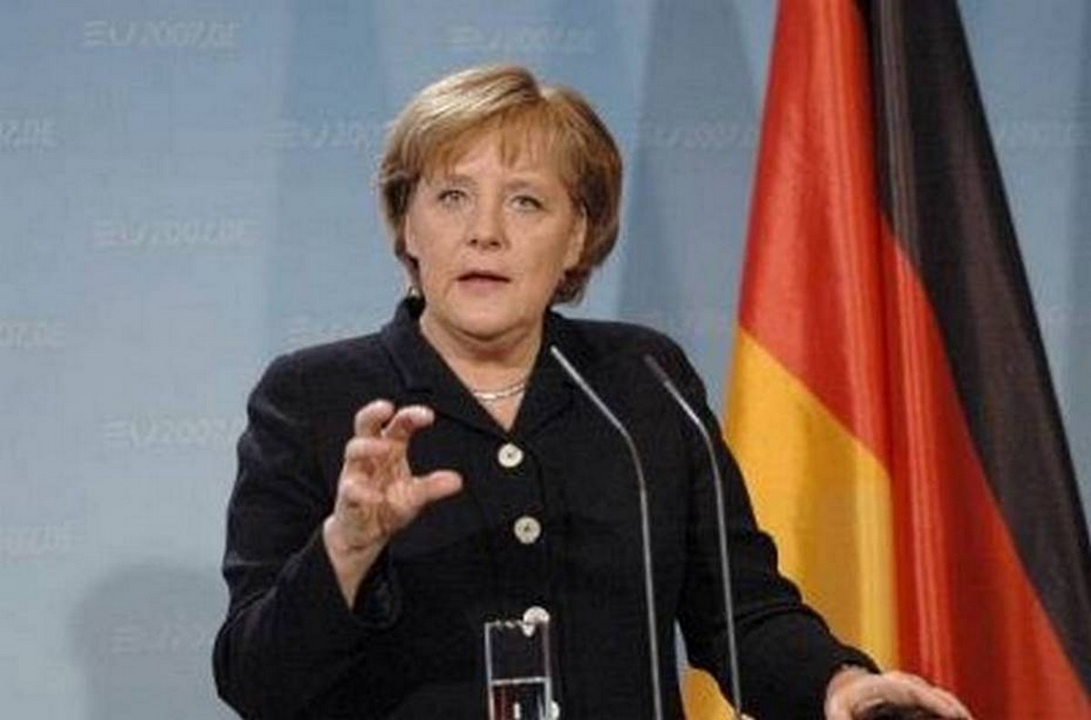 Bundeskanzlerin Angela Merkel will die Verhängung von Fahrverboten für Diesel-PKW erschweren. Bild und Copyright: 360b / shutterstock.com.