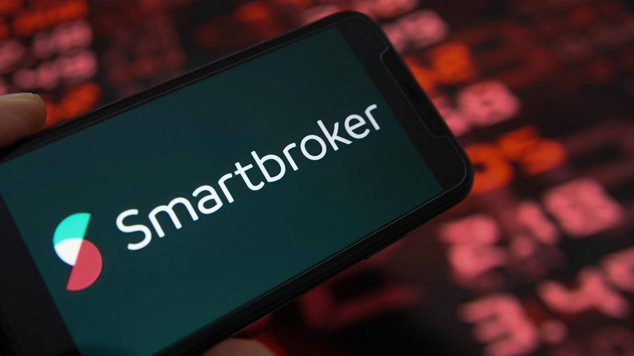 Smartbroker verfolgt die Entwicklung einer eigenen, vollständigen Transaktionsplattform nicht mehr weiter. Bild und Copyright: Ralf Liebhold / shutterstock.com.