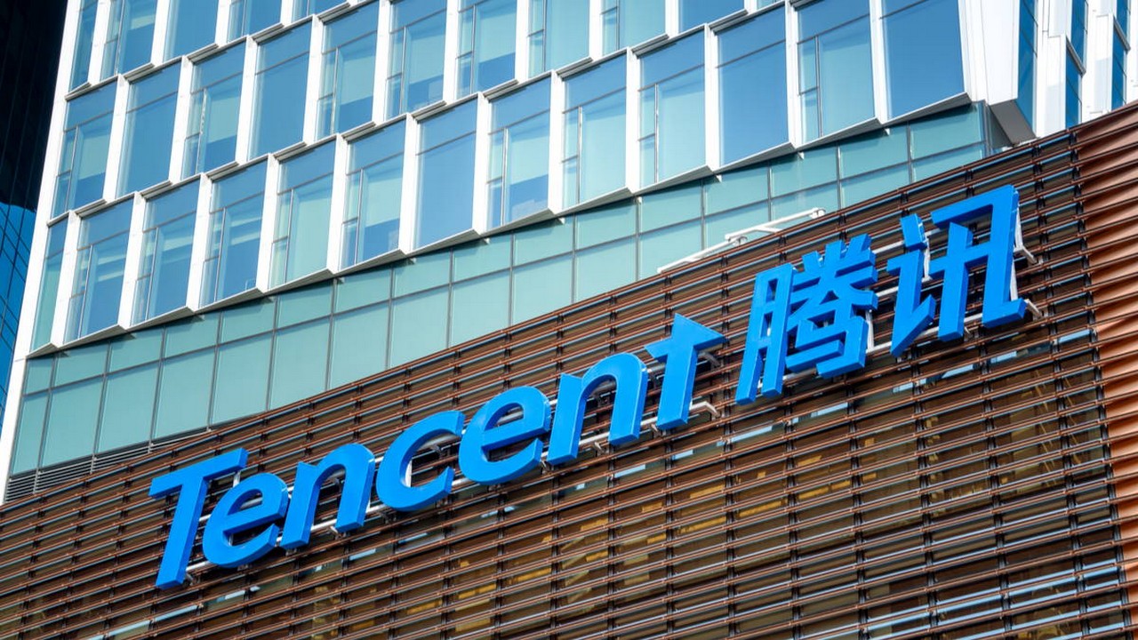 Tencent Aktie legt zu: Die Erholung ist üppig, aber doch kompensiert sie nur einen Teil des vorherigen Kurseinbruchs. Bild und Copyright: katjen / shutterstock.com.