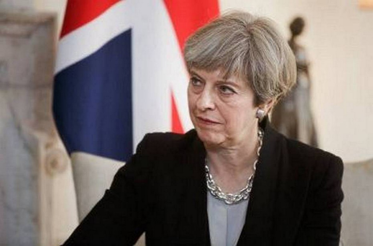 Die britische Regierungschefin Theresa May steht nach dem verlorenen Brexit-Votum heftig unter Druck. Bild und Copyright: Drop of Light / shutterstock.com