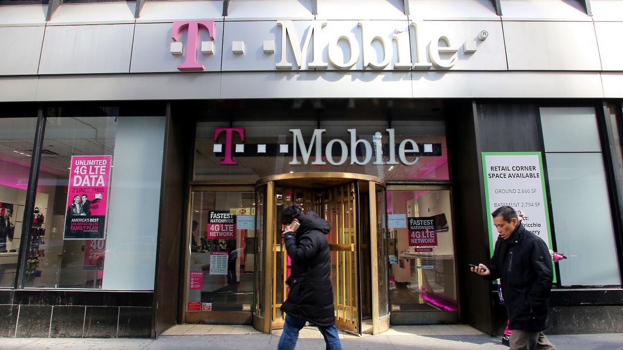 Ein US-Gericht wird heute über den Zusammenschluss von T-Mobile US und Sprint entscheiden. Bild und Copyright: Northfoto / shutterstock.com.