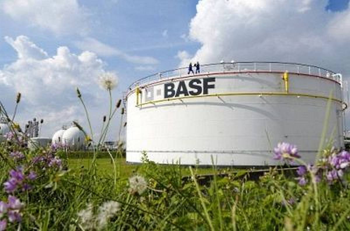 Der Chemiekonzern BASF wird die Dividende erhöhen, obwohl der Gewinn im Jahr 2018 spürbar gefallen ist. An der Börse reagiert die BASF Aktie am Morgen mit steigenden Kursen. Bild und Copyright: BASF.