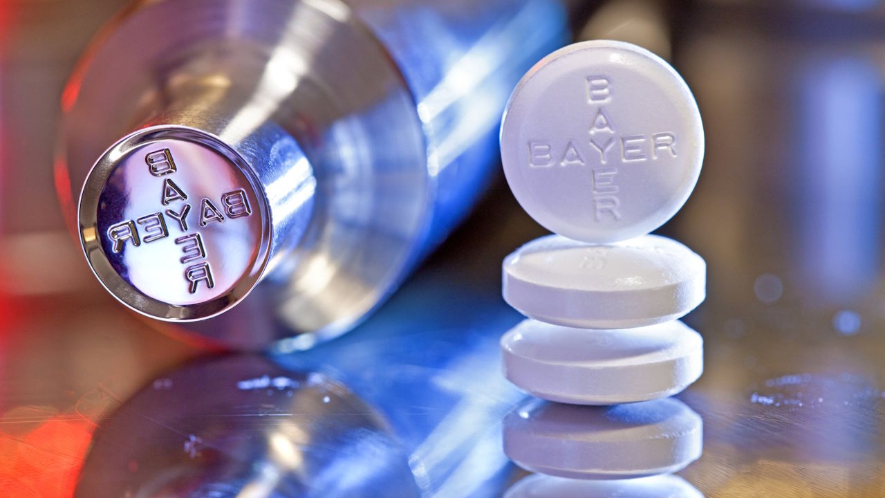 Drei Tage über 43,64 Euro, Oszillatoren tief im Keller: Holt die Bayer Aktie zum Konter aus, oder droht der Test der 200-Tage-Linie? Bild und Copyright: Bayer.