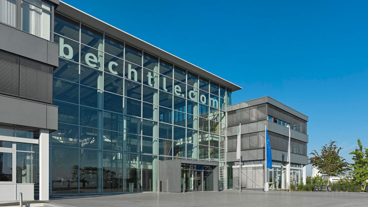 Bechtle-Zentrale in Neckarsulm. Das IT-Unternehmen spürt die Konjunkturflaute. Bild und Copyright: Bechtle.