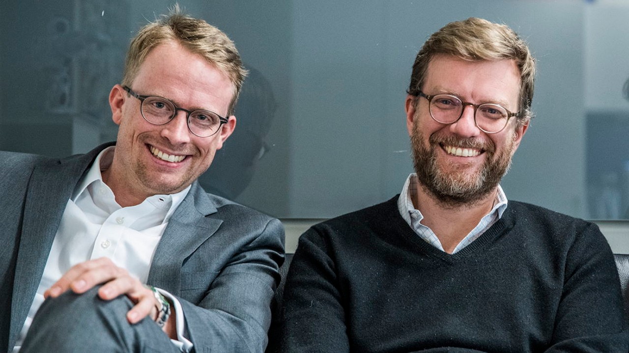 Die beiden creditshelf-Manager Tim Thabe (CEO) und Fabian Brügmann (CFO) im Interview mit der 4investors-Redaktion. Bild und Copyright: creditshelf.