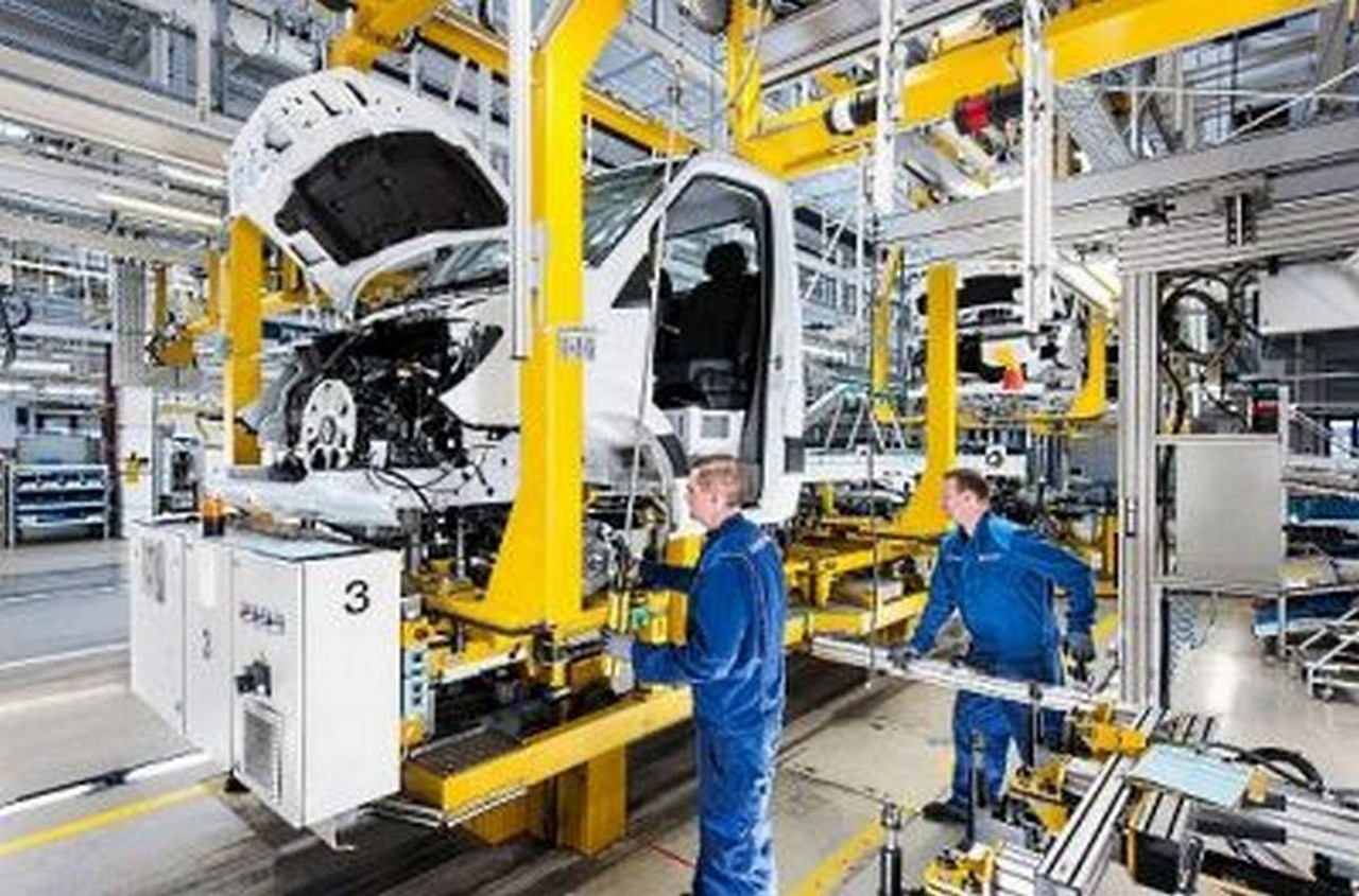 Dem Daimler-Konzern macht die Schwäche des Marktes in Nordamerika zu schaffen, Absatz- und Umsatzziele für 2016 müssen reduziert werden. Bild und Copyright: Daimler.