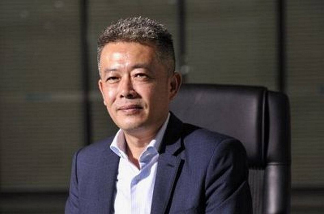 Xiaofang Zhu, Vorstandschef von Decheng Technology, im Interview mit der Redaktion von www.4investors.de. Bild und Copyright: Decheng Technology.