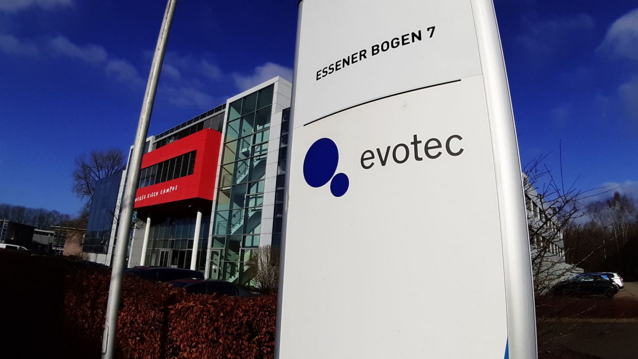 Je Aktie des Hamburger Biotech-Unternehmens Evotec erwarten die FMR-Analysten für die Jahre 2022 und 2023 Gewinne von 0,10 Euro und 0,09 Euro. Evotec-Zentrale in Hamburg. Bild und Copyright: Michael Barck / www.4investors.de.