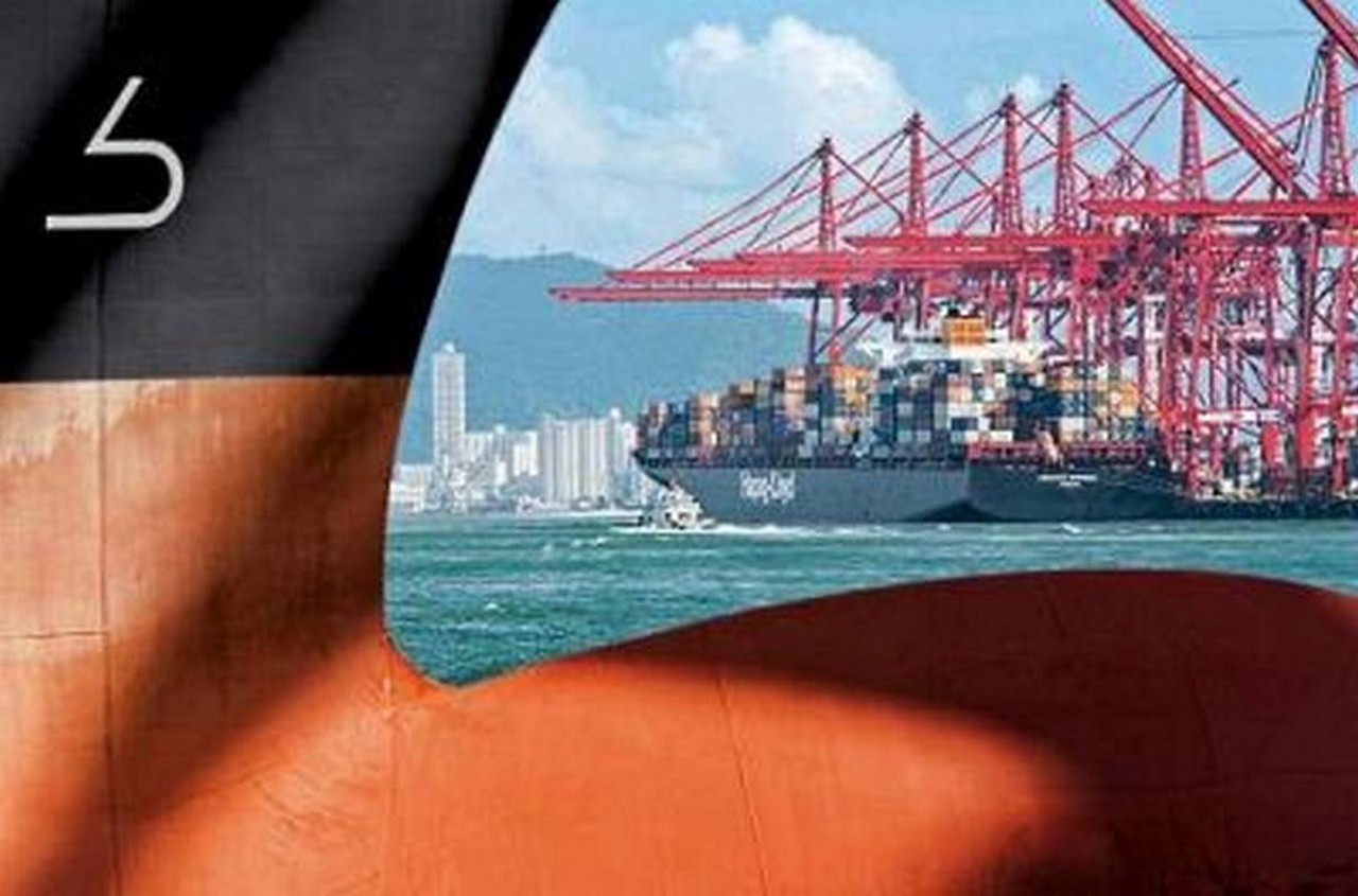 Die Container-Reederei Hapag-Lloyd wird 2016 schlechter als bisher erwartet abschneiden. Zu schwach entwickeln sich die Frachtraten je Standardcontainer. Bild und Copyright: Hapag-Lloyd.