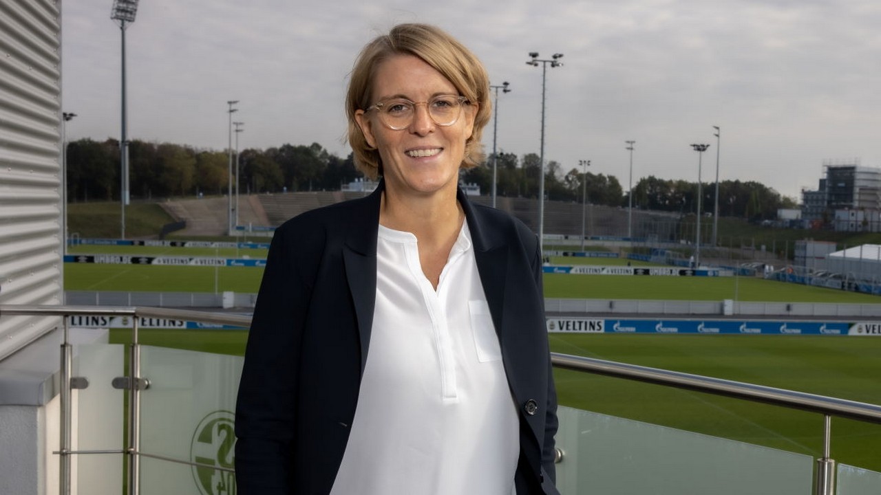 Christina Rühl-Hamers, Vorständin Finanzen, Personal und Recht des FC Gelsenkirchen-Schalke 04 e.V., im Interview mit der Redaktion von www.4investors.de. Bild und Copyright: FC Gelsenkirchen-Schalke 04 e.V.