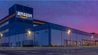 Amazon akzeptiert in Großbritannien keine Zahlungen mit Visa mehr. Bild und Copyright: Mike Mareen / shutterstock.com.