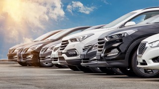 Die Autobranche steht derzeit im Focus, was den „Handelskrieg” zwischen China, Europa und die USA betrifft - und Osram ist als Zulieferer mittendrin. Bild und Copyright: Mikbiz / shutterstock.com.