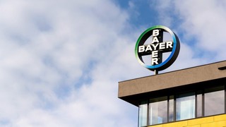 Die Analysten der UBS bleiben trotz der Abwärtstrends und zuletzt enttäuschender Nachrichten bei ihrer Kaufempfehlung für die Bayer Aktie.