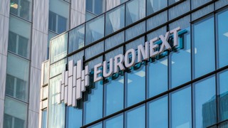 KNDS plant einen Börsengang mit Notierungen in Paris und Frankfurt. Bild und Copyright: HJBC / shutterstock.com.