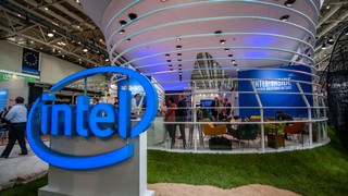 Der weltgrößte Chipkonzern Intel will seine Produktionskapazitäten in den USA stark ausbauen. Bild und Copyright: drserg / shutterstock.com.