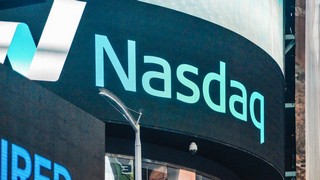 Gestern hat die Novavax Aktie an der NASDAQ eine wichtige charttechnische Unterstützung unterschritten, die sich seit Mitte Juni aufgebaut hatte. Bild und Copyright: Goran Vrhovac / shutterstock.com.
