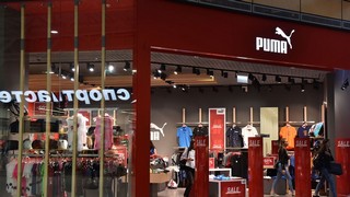 Der weltweit drittgrößte Sportartikelkonzern Puma mußte in Q3 Gewinneinbußen hinnehmen. Bild und Copyright: Evdoha_spb / shutterstock.com.