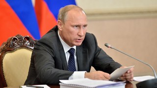 Die „alternativen Fakten“ von Wladimir Putin in Sachen Ostukraine schickten die Aktienmärkte in Europa in kürzester Zeit auf Talfahrt. Bild und Copyright: Evgenii Sribnyi / shutterstock.com.