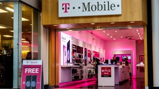 In den USA geben zwei Bundesstaaten ihren Widerstand gegen den Zusammenschluss von T-Mobile US und Sprint auf. Kommt es zur Wende bei der „T-Aktie”? Bild und Copyright: Jonathan Weiss / shutterstock.com.