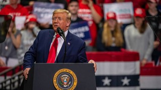 Donald Trump hat schon mehrfach darauf hingewiesen, dass er unter Umständen das Wahlergebnis nicht anerkennen wird, weil er das Briefwahlsystem für illegitim hält. Bild und Copyright: Jeffery Edwards / shutterstock.com