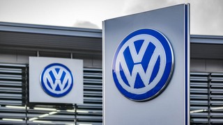 Chartanalyse der UBS zur DAX-notierten Vorzugsaktie von Volkswagen. Bild und Copyright: AR Pictures / shutterstock.com.