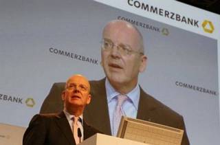 Die Commerzbank hat nicht nur Quartalszahlen vorgelegt, sondern auch den 2016 anstehenden Abgang von Konzernchef Martin Blessing (Bild) verkündet. Bild und Copyright: Commerzbank.