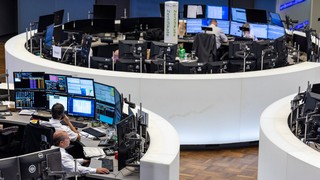 Für die Aktien der Börsen-Neulinge Aumovio und TKMS könnte es im Dezember in den MDAX gehen.  Bild und Copyright: Deutsche Börse.