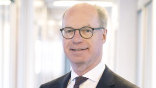 Der ab dem 1. Januar amtierende neue Vorstandschef von Lloyd Fonds, Achim Plate, im Interview mit der 4investors-Redaktion. Bild und Copyright: Lloyd Fonds.