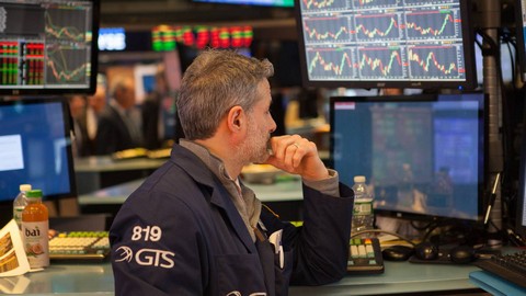 Salesforce sorgt nach den Quartalszahlen für deutlich mehr Zuversicht an der Wall Street. Bild und Copyright: orhan akkurt / shutterstock.com.