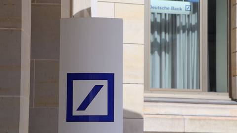 Deutsche Bank Aktie Rutscht Kraftig Ab Hedgefonds Pleite Und Ein Verkaufssignal
