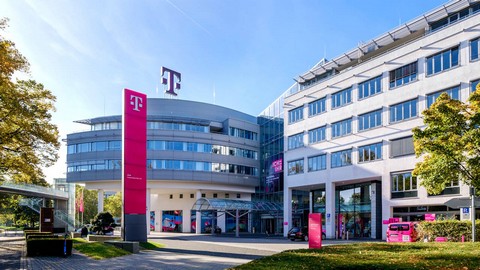 Zentrale der Deutschen Telekom in Bonn. Bild und Copyright: Deutsche Telekom / Norbert Ittermann.