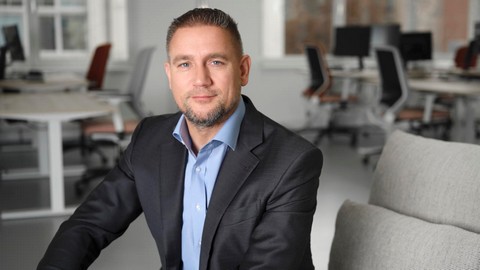 Andre Kolbinger, Gründer, Großaktionär und CEO der Smartbroker Holding, früher wallstreet:online. Bild und Copyright: Smartbroker Holding.