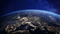 Die OHB Aktie steigt in den SDAX auf, doch der Kapitalfluss bleibt schwach. Erst ein stabiler Break über 275 Euro würde die Bodenbildung bestätigen. Bild und Copyright: NicoElNino / shutterstock.com.